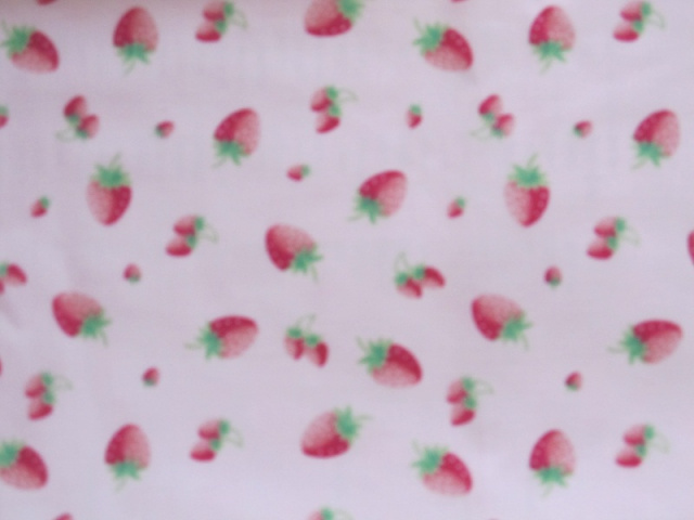 Pastel pink/red Strawberries o white - 8" diameter